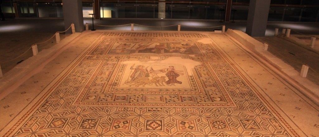 Zeugma Mozaik Müzesi'nde sergilenen antik mozaik zemin